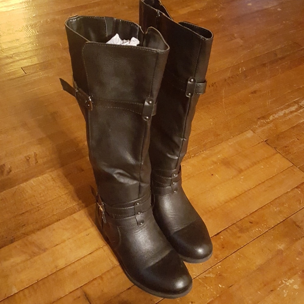Black boots